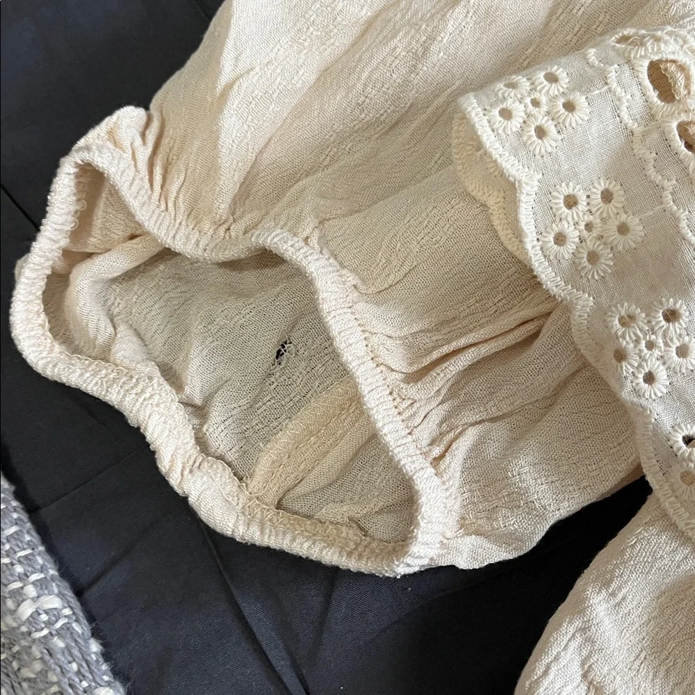 Plus Knox Rose Beige Embroidered Blouse - Picture 12 of 17